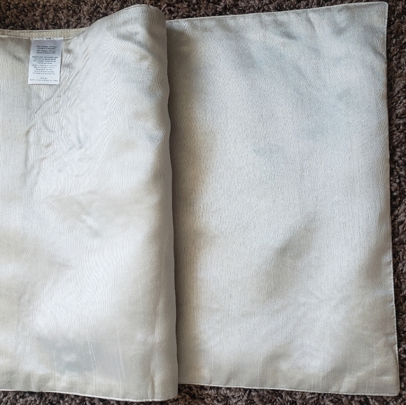 Table runner - Picture 4 of 6